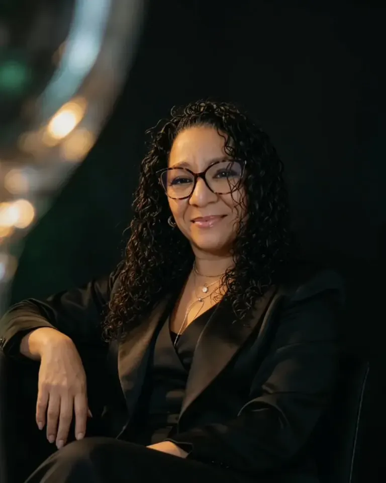 Nora Aamara, courtière en financement